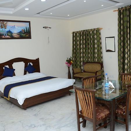 Namaste Apartments Ню Делхи Екстериор снимка