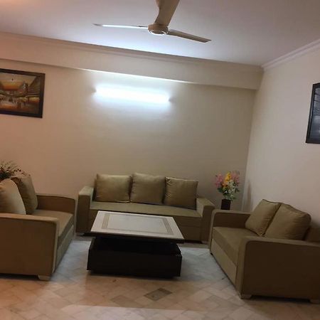 Namaste Apartments Ню Делхи Екстериор снимка