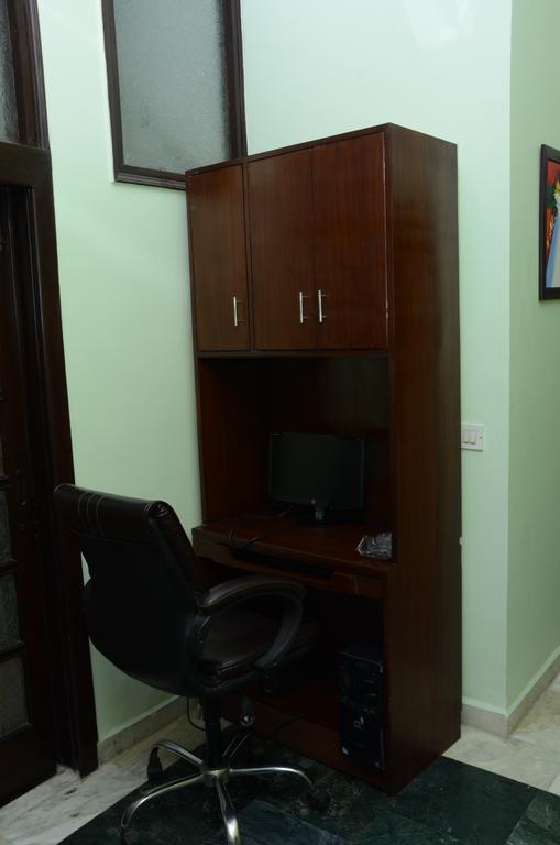 Namaste Apartments Ню Делхи Екстериор снимка