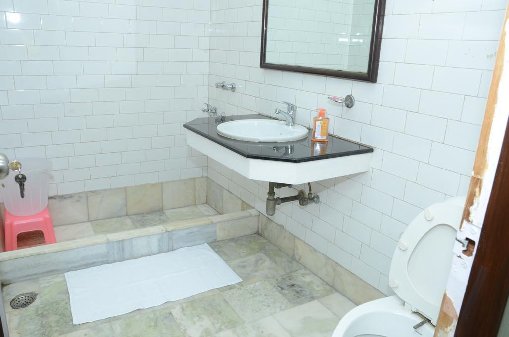 Namaste Apartments Ню Делхи Екстериор снимка