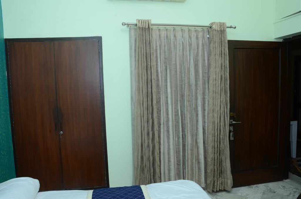 Namaste Apartments Ню Делхи Екстериор снимка