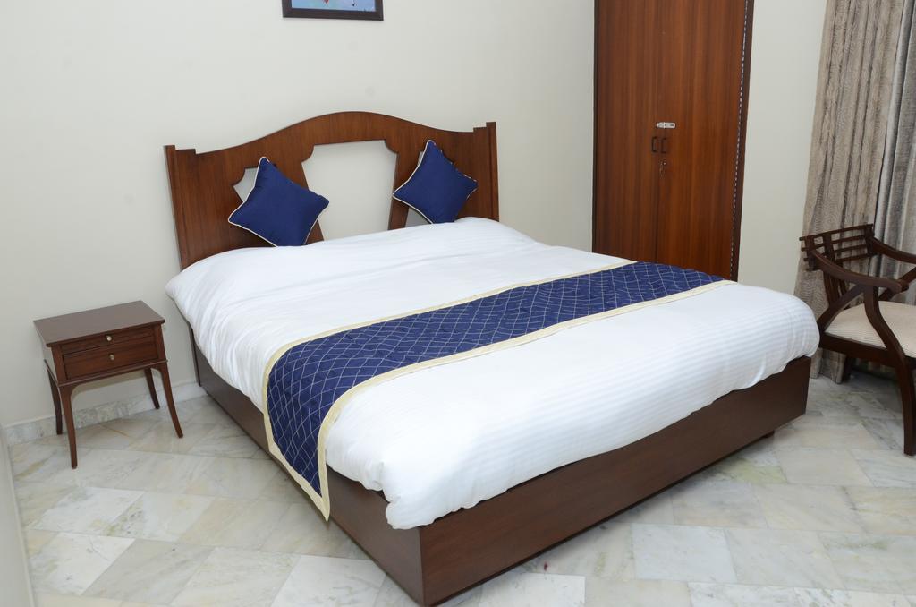 Namaste Apartments Ню Делхи Стая снимка