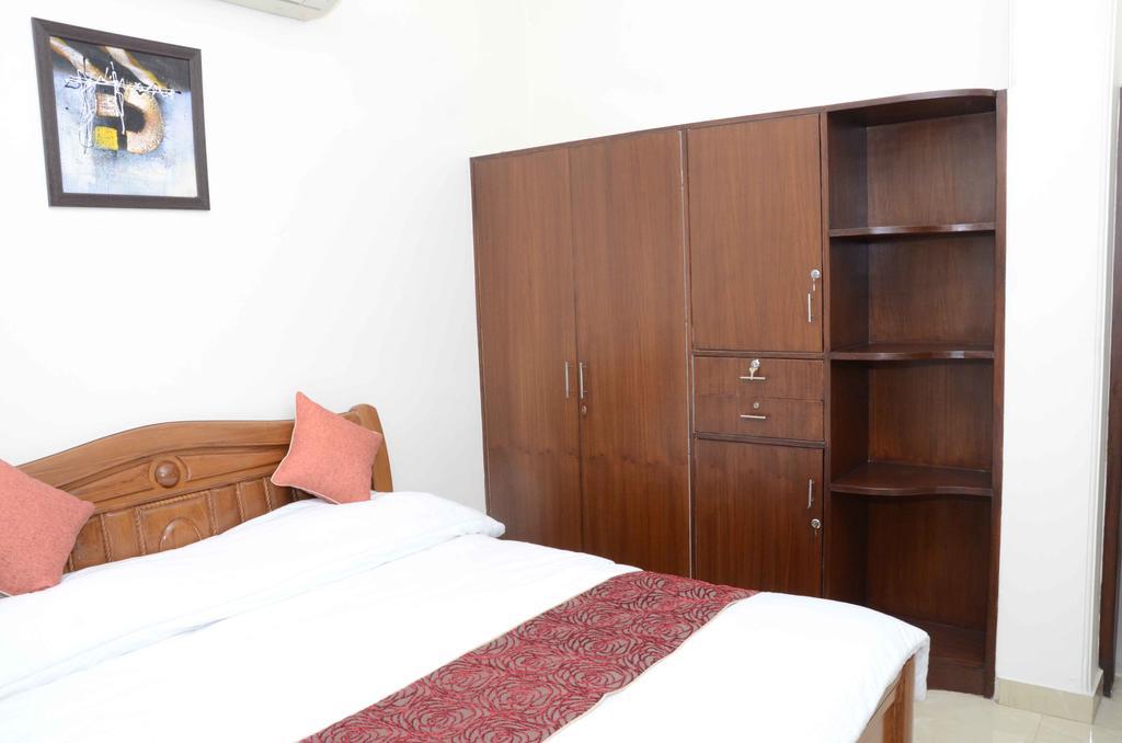 Namaste Apartments Ню Делхи Стая снимка