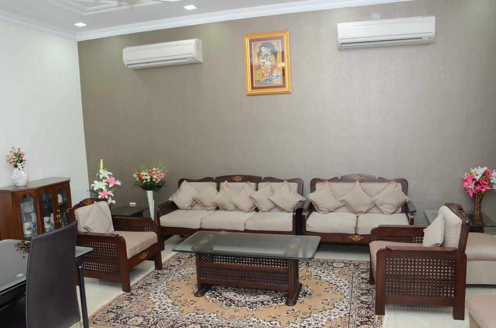 Namaste Apartments Ню Делхи Екстериор снимка