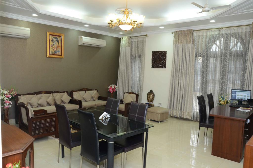Namaste Apartments Ню Делхи Екстериор снимка