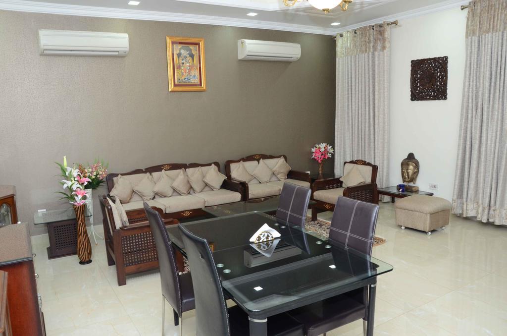 Namaste Apartments Ню Делхи Екстериор снимка