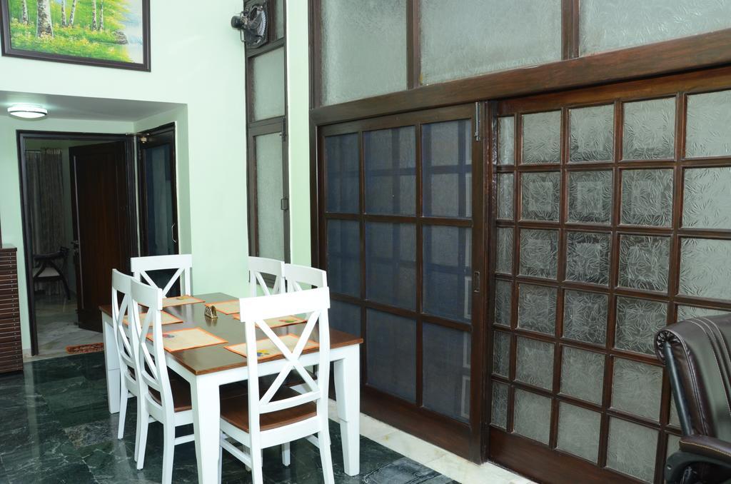 Namaste Apartments Ню Делхи Екстериор снимка